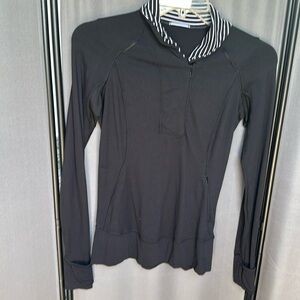 Lululemon LS half zip top black with white stripes size 6